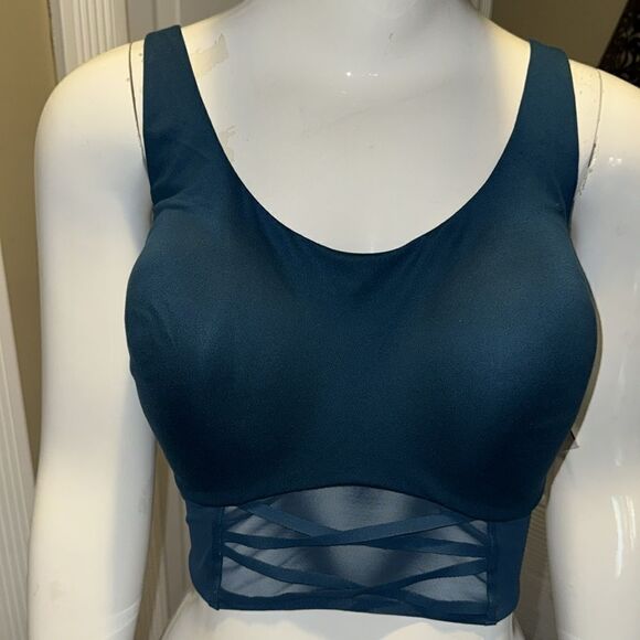 VICTORIA's SECRET MEDIUM SUPPORT SPORTS BRA - Picture 3 of 11